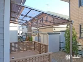 ウッドデッキ全体を雨から守るテラス屋根[施工後]