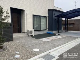 直線的なデザインでモダンなアプローチ[施工後]