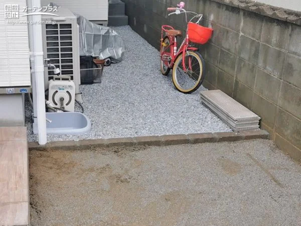 歩きやすく水はけのいい犬走り