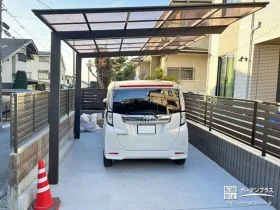無駄のないスタイリッシュデザインのカーポート[施工後]