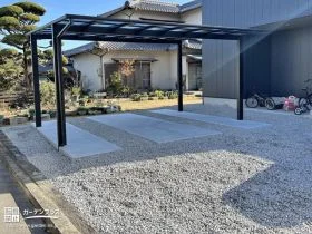 スタイリッシュカーポートがお住まいと調和する駐車スペース[施工後]
