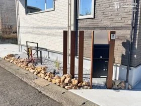 お住まいのアイキャッチとなるエントランス[施工後]