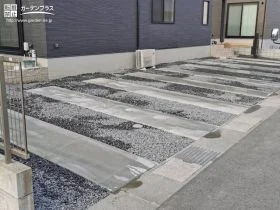 タイヤ幅にコンクリートを打設した駐車スペース[施工後]