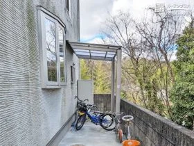 清潔に利用できる屋根つきの駐輪スペース[施工後]