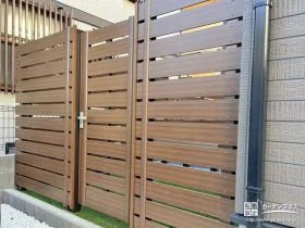 ご家族で気兼ねなく過ごせる目隠しフェンスを設置したお庭[施工後]