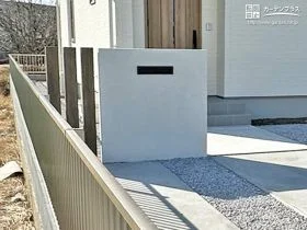 ナチュラルで機能性の高い塗装門柱[施工後]