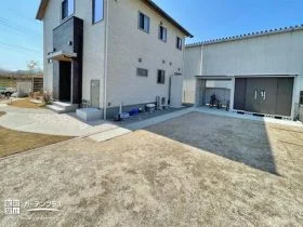 駐輪スペースを兼ねる大きな物置[施工後]