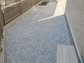 雑草対策万全な建物周り[施工後]