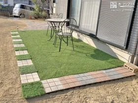 アプローチとの一体感を意識するテラス周り[施工後]