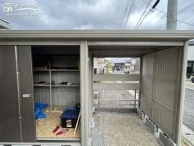 駐輪スペースとしても活用できる開放感のある物置[施工後]