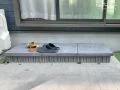 掃き出し窓前の段差を解消する、おしゃれなステップ