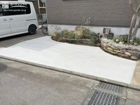 【施工後】土間コンクリートでフラットに整えた駐輪スペース