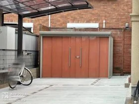 荷物の収納も安心の大きな物置[施工後]