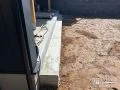 動線を邪魔しない幅広のステップ