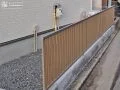 お住まいを引き立てる木調のナチュラルな目隠しフェンス