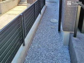 内側の生活感を感じさせない目隠しフェンス[施工後]