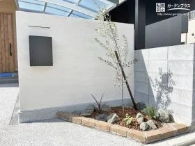 お住まいのシンボルとなる存在感のある門柱[施工後]