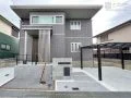 美しいタイルが高級感を演出するモダンな新築外構