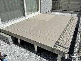 お庭幅いっぱいに広がるウッドデッキ[施工後]