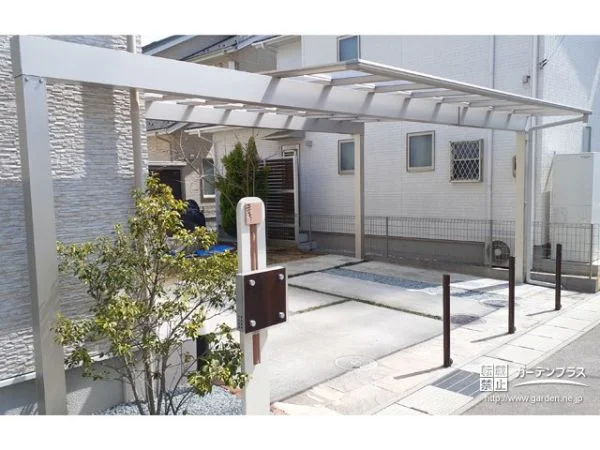 梁延長したカーポートがお住まいに一体感をもたらす外構工事