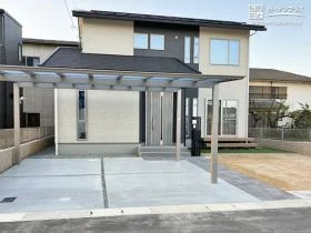 お住まいとの一体感に配慮したシンプルモダンな新築外構