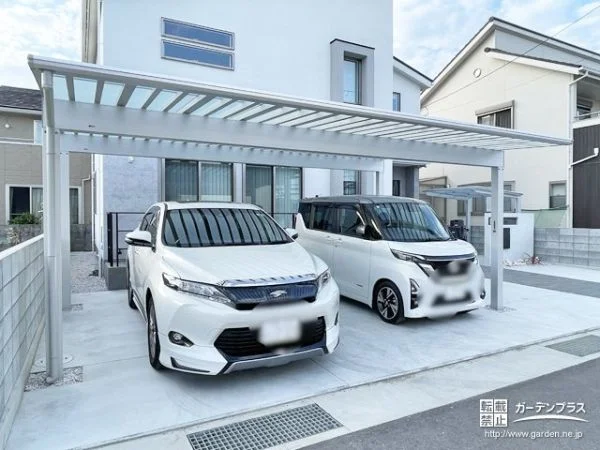 お住まいの雰囲気に調和するすっきりと開放感のあるカーポートの設置工事
