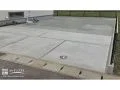 目地を工夫してデザイン性を高めた駐車スペース