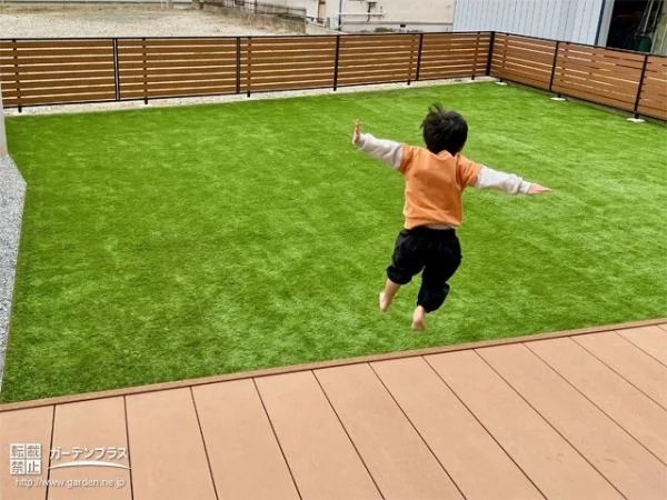 お子様がのびのび遊んでいただけるお庭付きの外構リフォーム工事