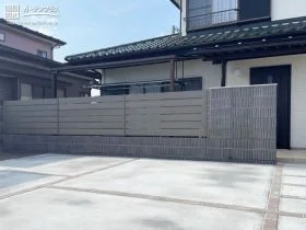 ナチュラルモダンな雰囲気を演出する仕切り[施工後]