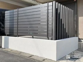 2種類のスリットフェンスを組み合わせたお庭の目隠し[施工後]