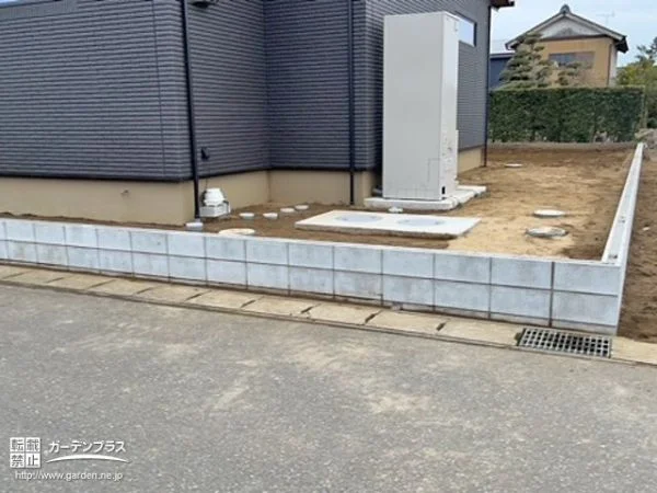 雨の日も安心して敷地内で過ごせる土留め設置工事