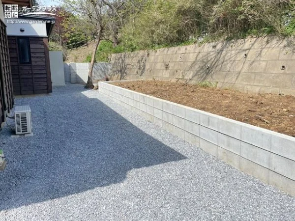 毎年の草むしりから解放され建物周りを清潔に保つリフォーム工事