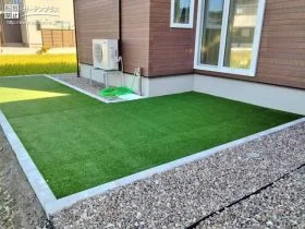 小さなお子様も遊んでいただきやすいお庭[施工後]