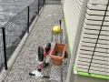 ナチュラルな砂利が一体感を演出
