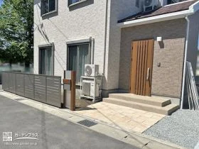 ベージュ系の可愛らしいお住まいに似合う新築外構