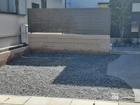 砂利でフラットに整えた予備駐車スペース[施工後]