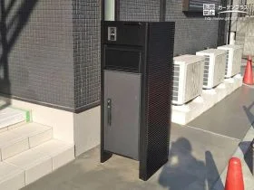 ブラックのスタイリッシュな機能門柱[施工後]