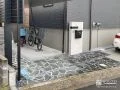 曲線×直線がスタイリッシュなアプローチ