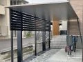 モダンな門周りにぴったりなサイクルポート