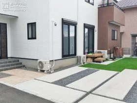 白を基調としたお住まいに似合う緑豊かなお庭付き新築外構工事