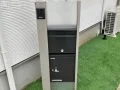 ライティングの光を生かせるシックな機能門柱