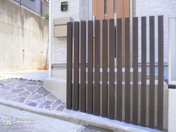 外構施工例一覧 目隠しフェンス 枕木 外構工事のガーデンプラス 外構施工例一覧 目隠しフェンス 枕木 外構工事のガーデンプラス