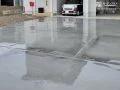 馬目地状に配置した伸縮目地がアクセントの駐車スペース