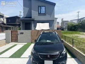 スタイリッシュな中に自然の温もりを感じられる新築外構