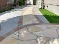 お庭を華やかに彩る園路