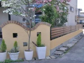 建物に一体感をもたらす境界塀[施工後]