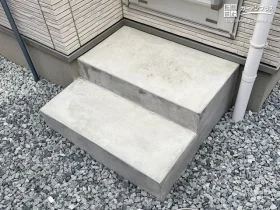 安心して利用できるコンクリート製のステップ[施工後]