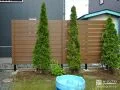 日々のお手入れがしやすい樹脂製の目隠しフェンス