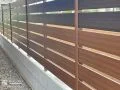 お庭のもう1つの境界線上にはブロックを積んで、目隠しフェンスを施工しました。
