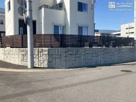 上品で落ち着きのある雰囲気を演出する目隠しフェンスの設置工事